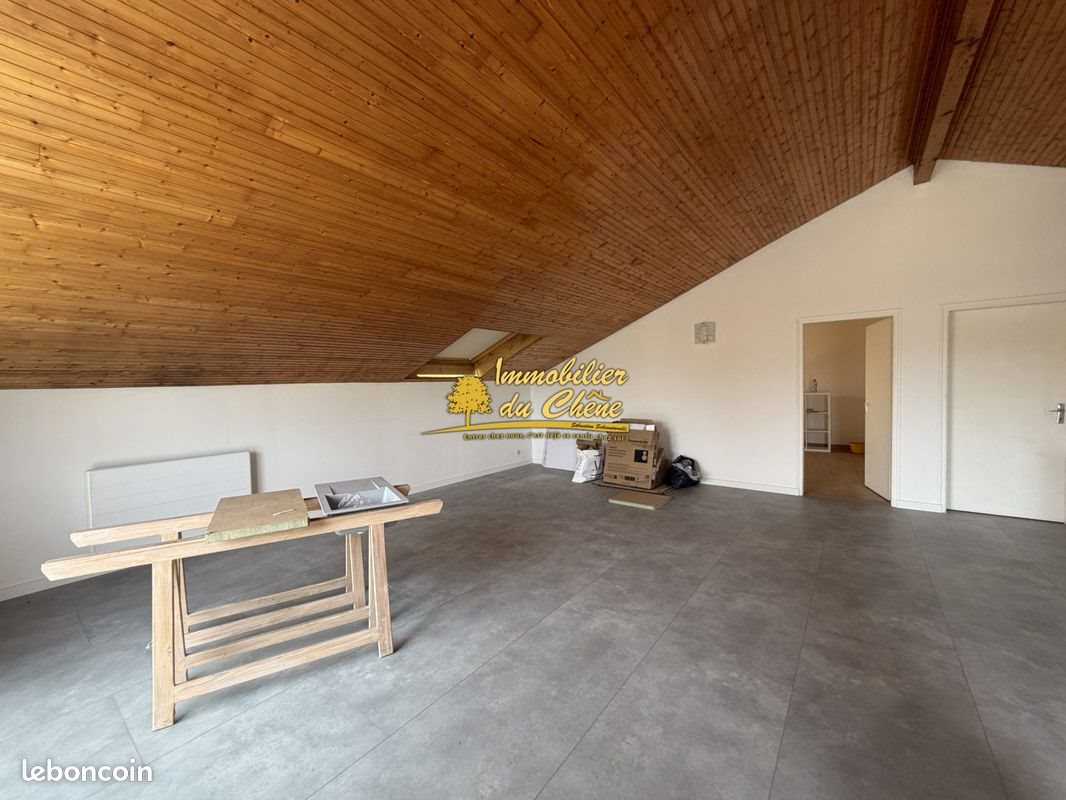 Appartement à louer, 90m², Lure