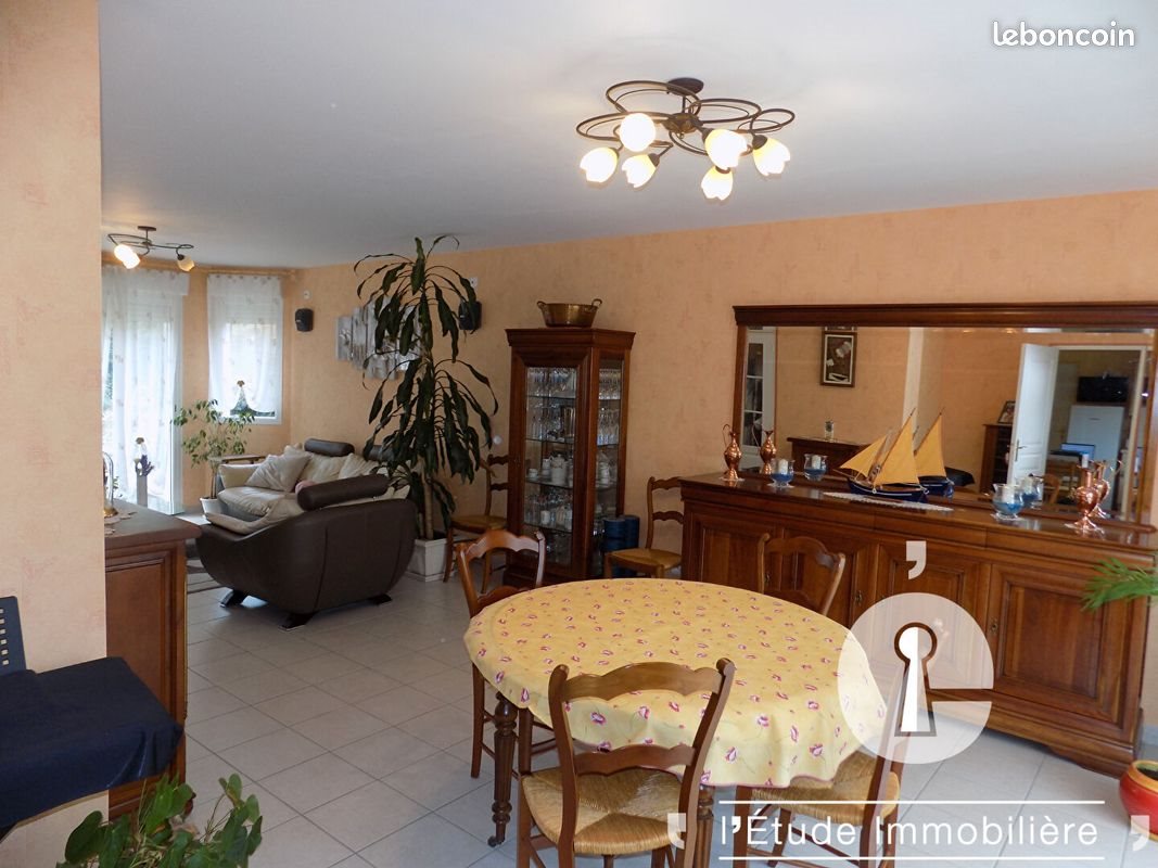Maison à vendre, 114m², Quelaines-Saint-Gault