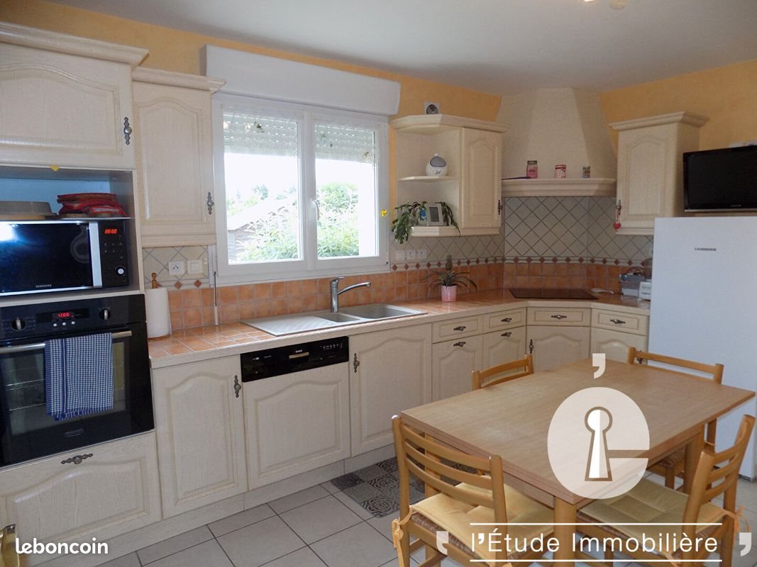 Maison à vendre, 114m², Quelaines-Saint-Gault