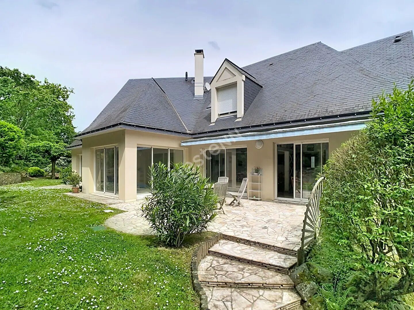 Maison à vendre, 243m², Avrillé