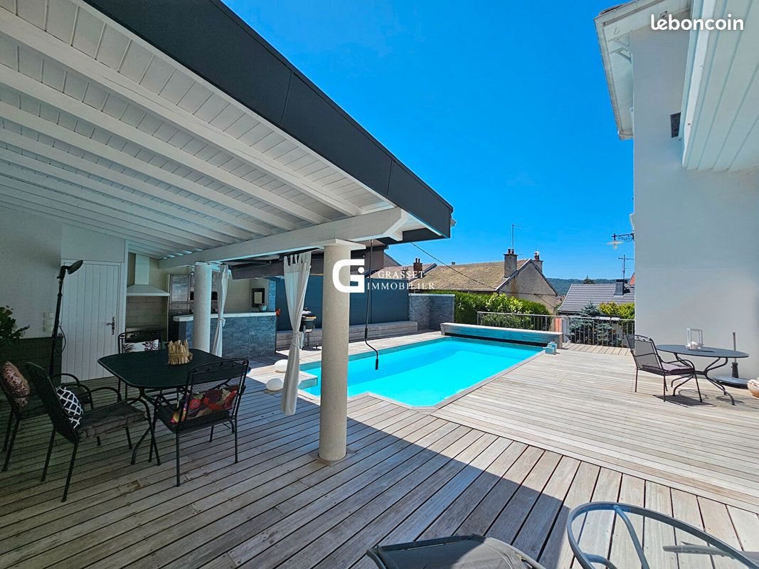 Maison à vendre, 225m², Oyonnax