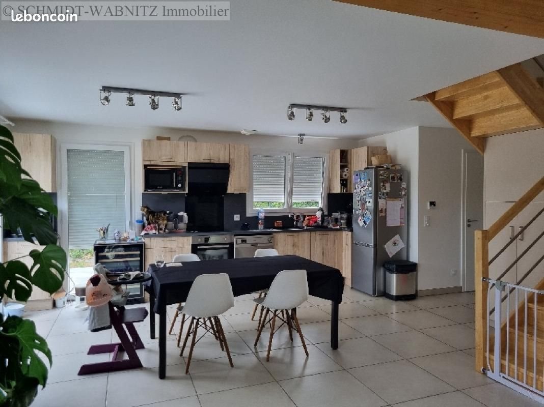Maison à louer, 101m², Loisin