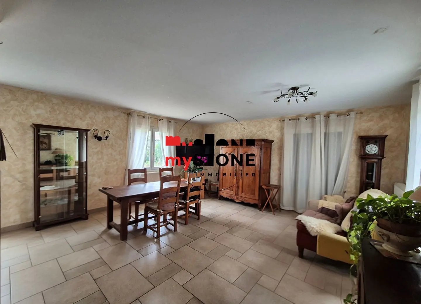 Maison à louer, 125m², Ars-sur-Formans