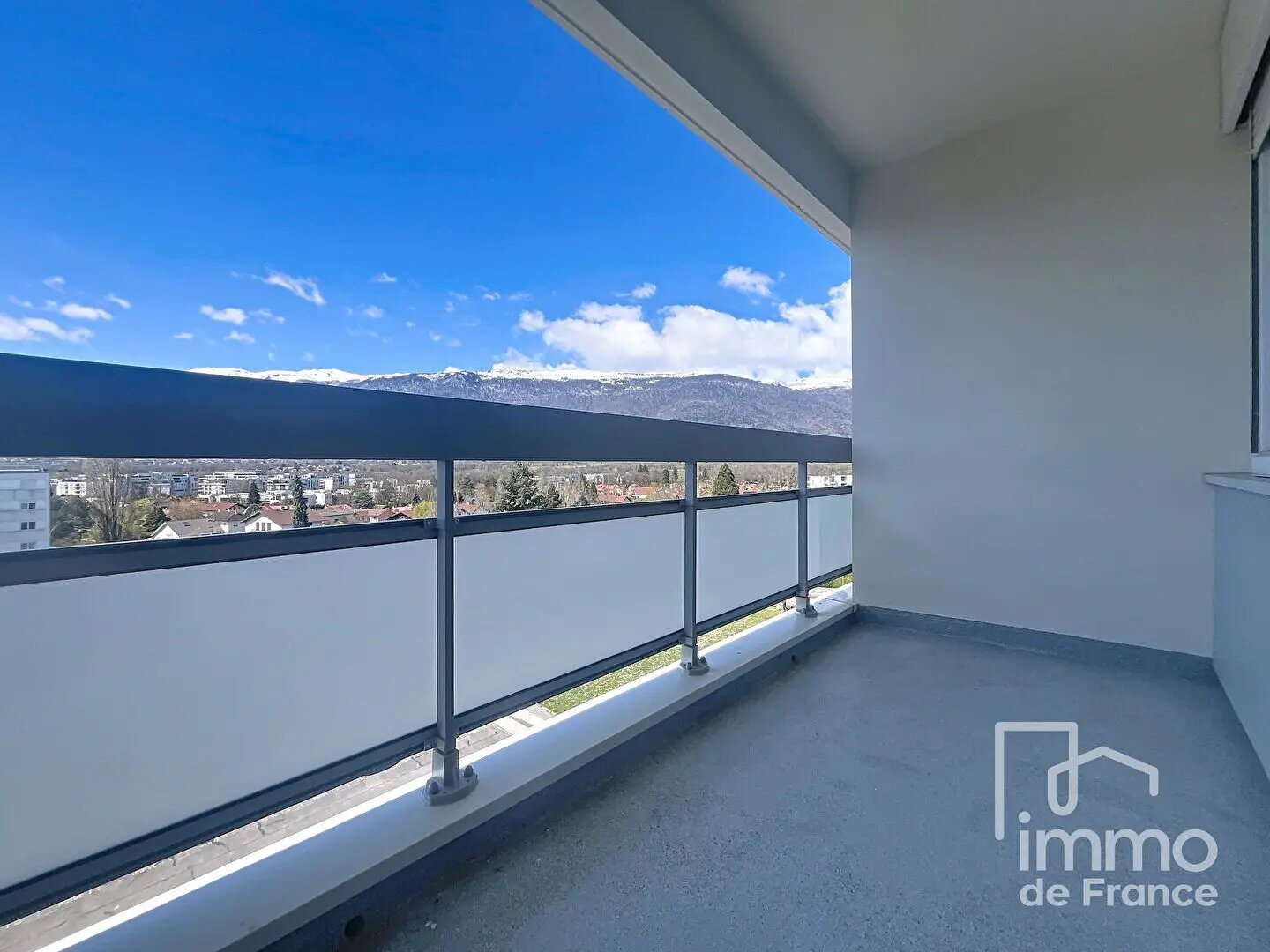 Appartement à vendre, 73m², Saint-Genis-Pouilly