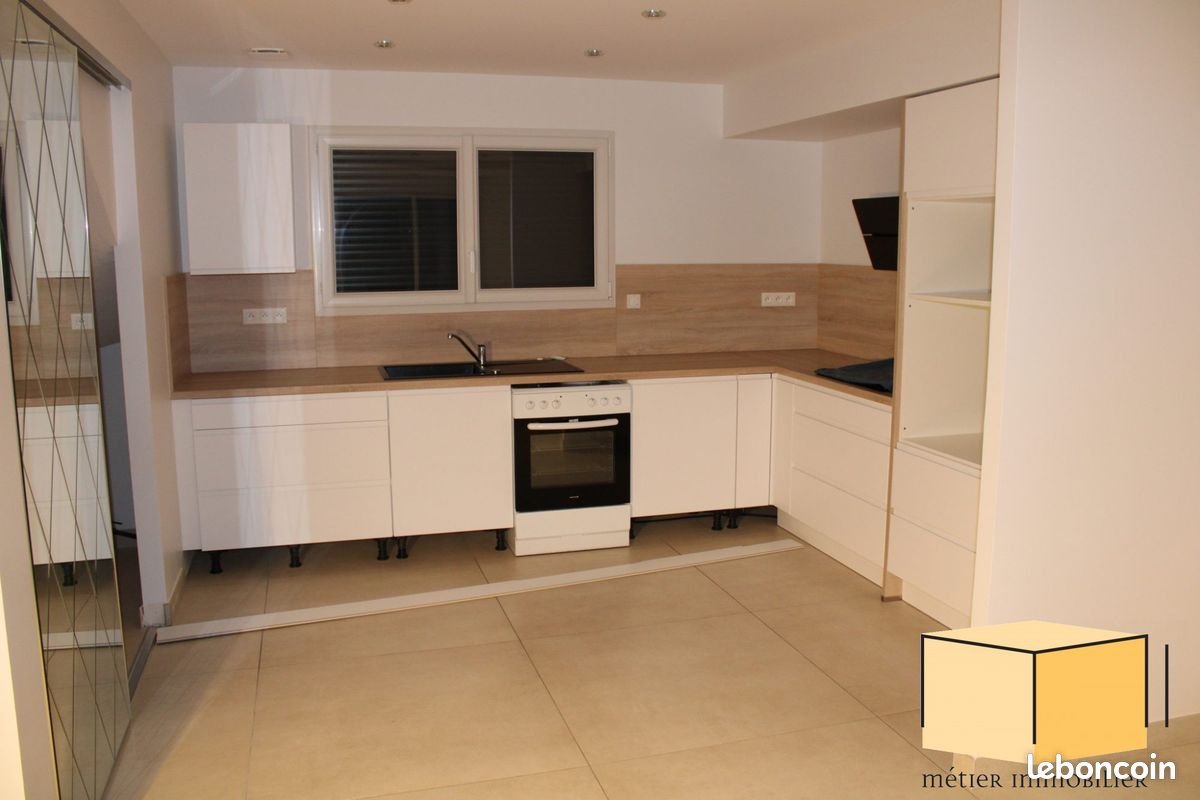 Maison à louer, 100m², Belley