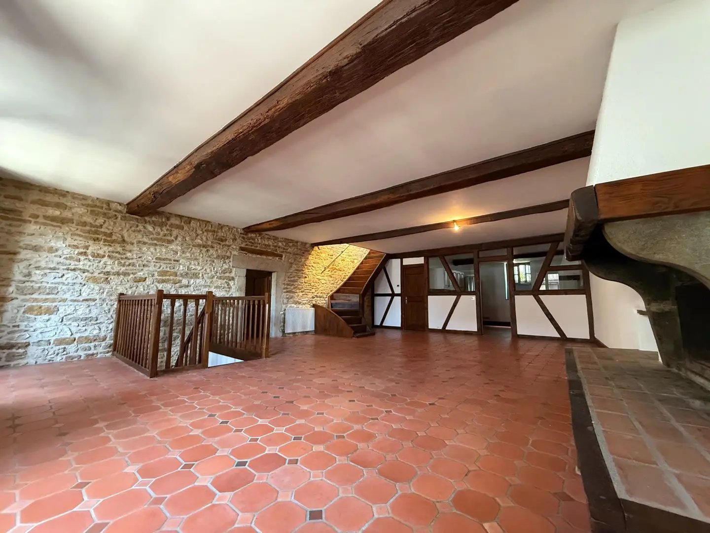 Maison à louer, 250m², Meillonnas
