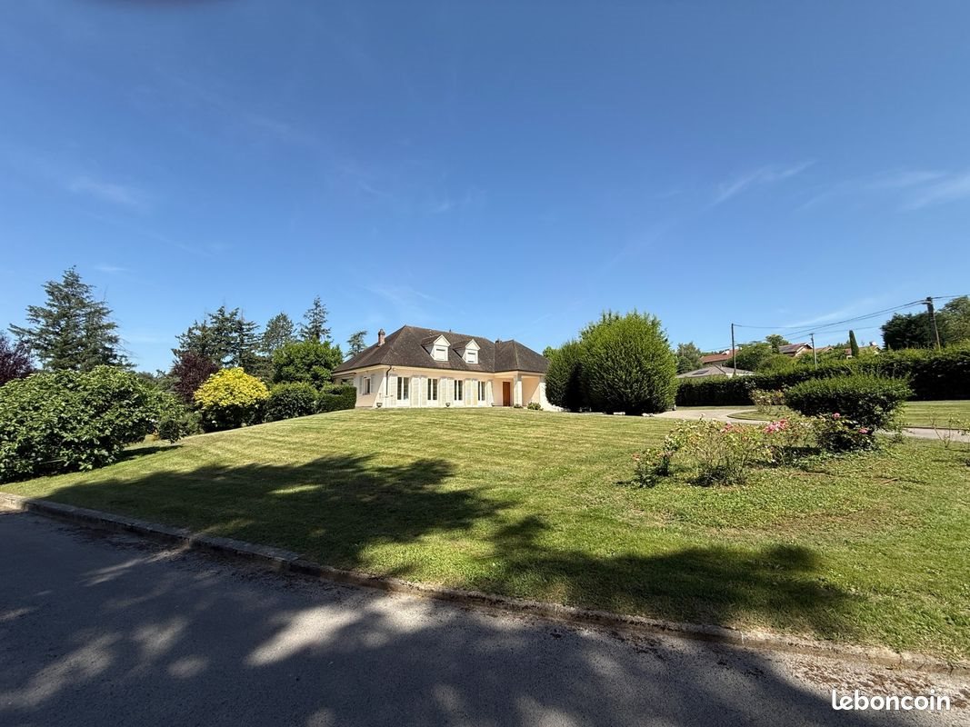Maison à louer, 197m², Bourg-en-Bresse