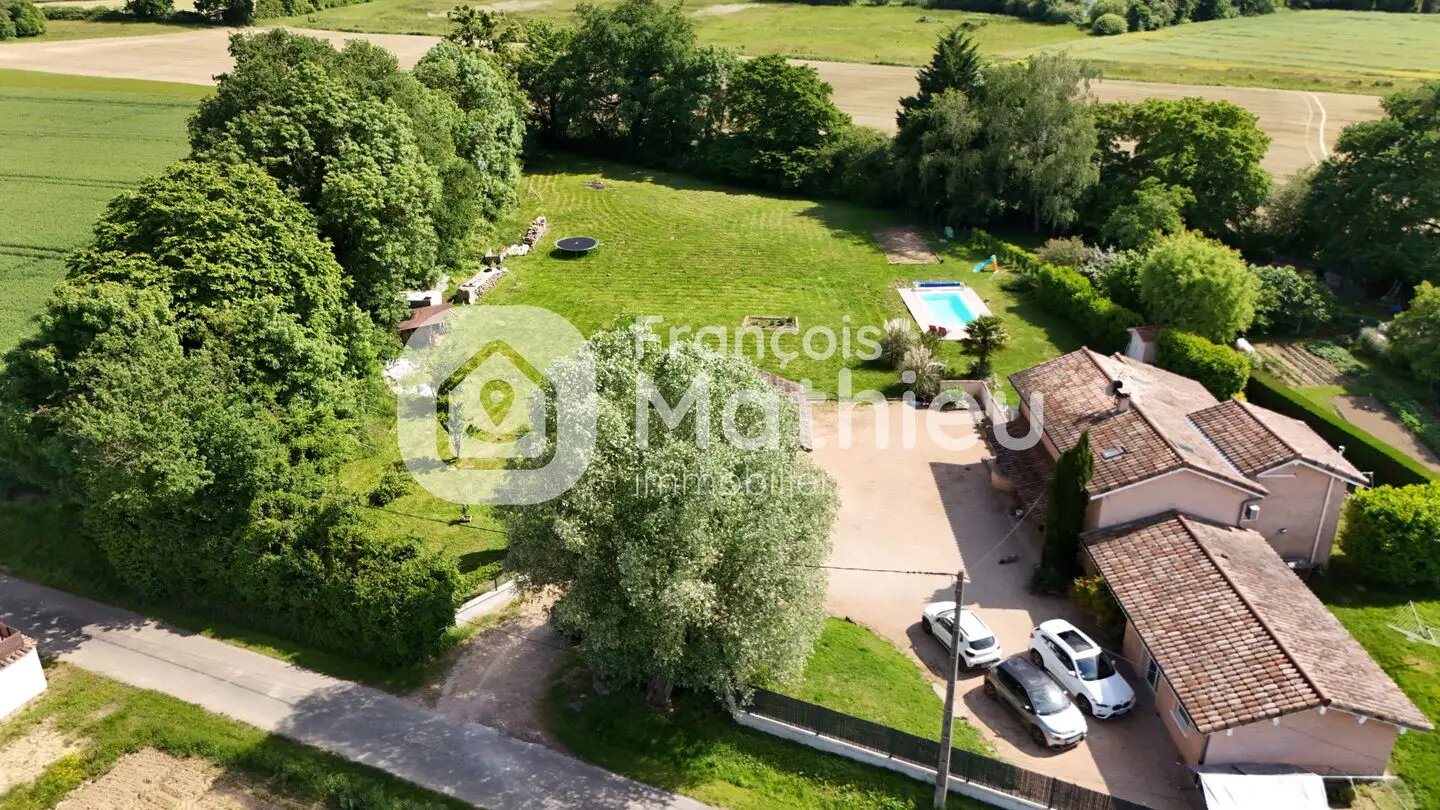 Maison à vendre, 170m², Saint-Jean-de-Thurigneux