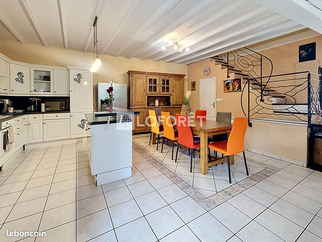 Maison à vendre, 118m², Mézériat