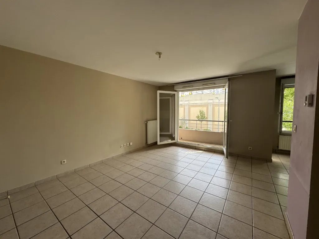 Appartement à louer, 47m², Vénissieux