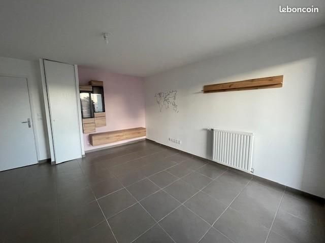 Appartement à louer, 40m², Décines-Charpieu