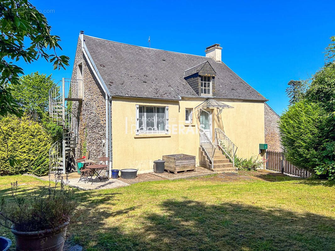 Maison à vendre, 61m², Pont-d'Ouilly