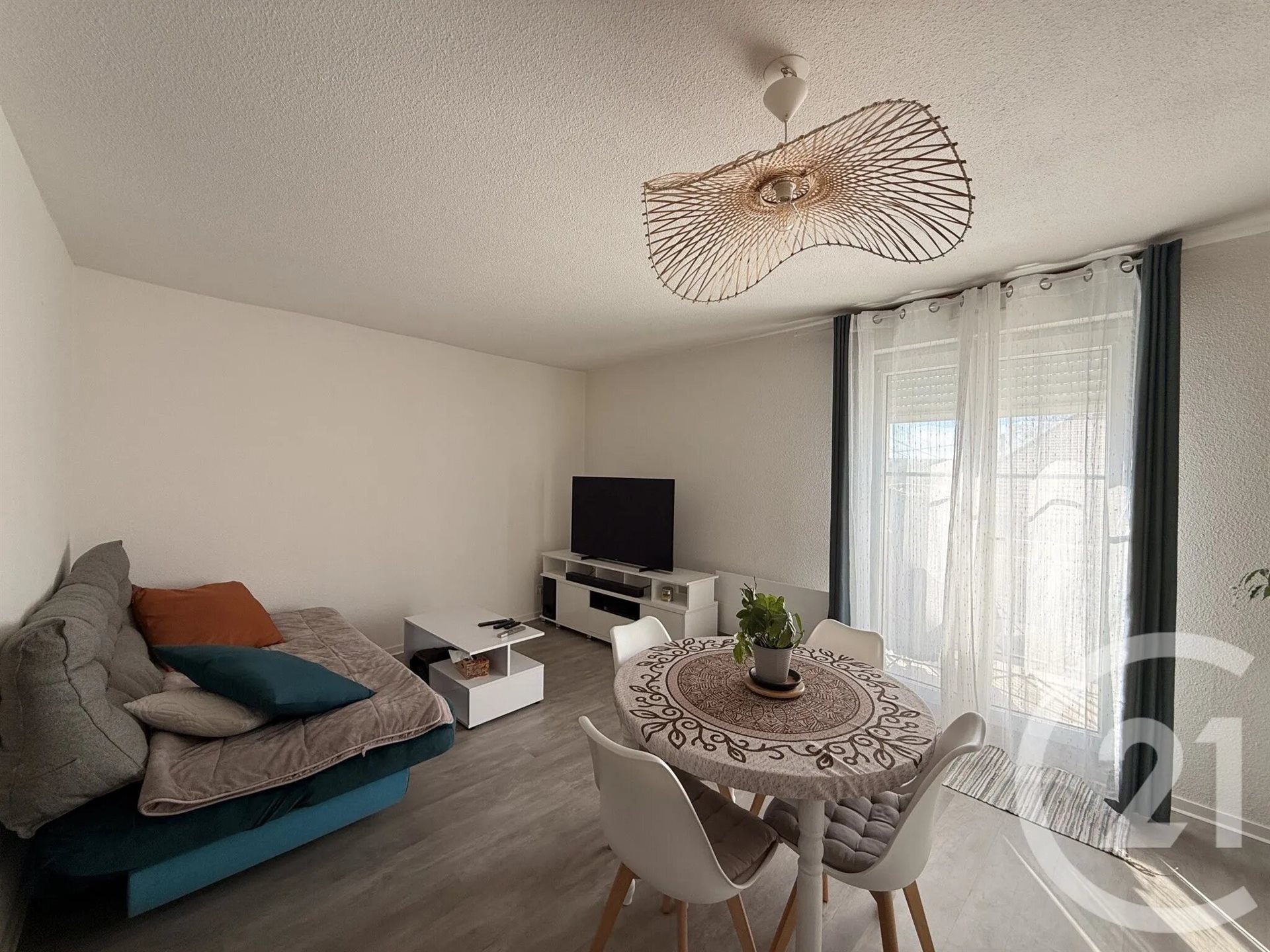 Appartement à louer, 72m², La Vèze