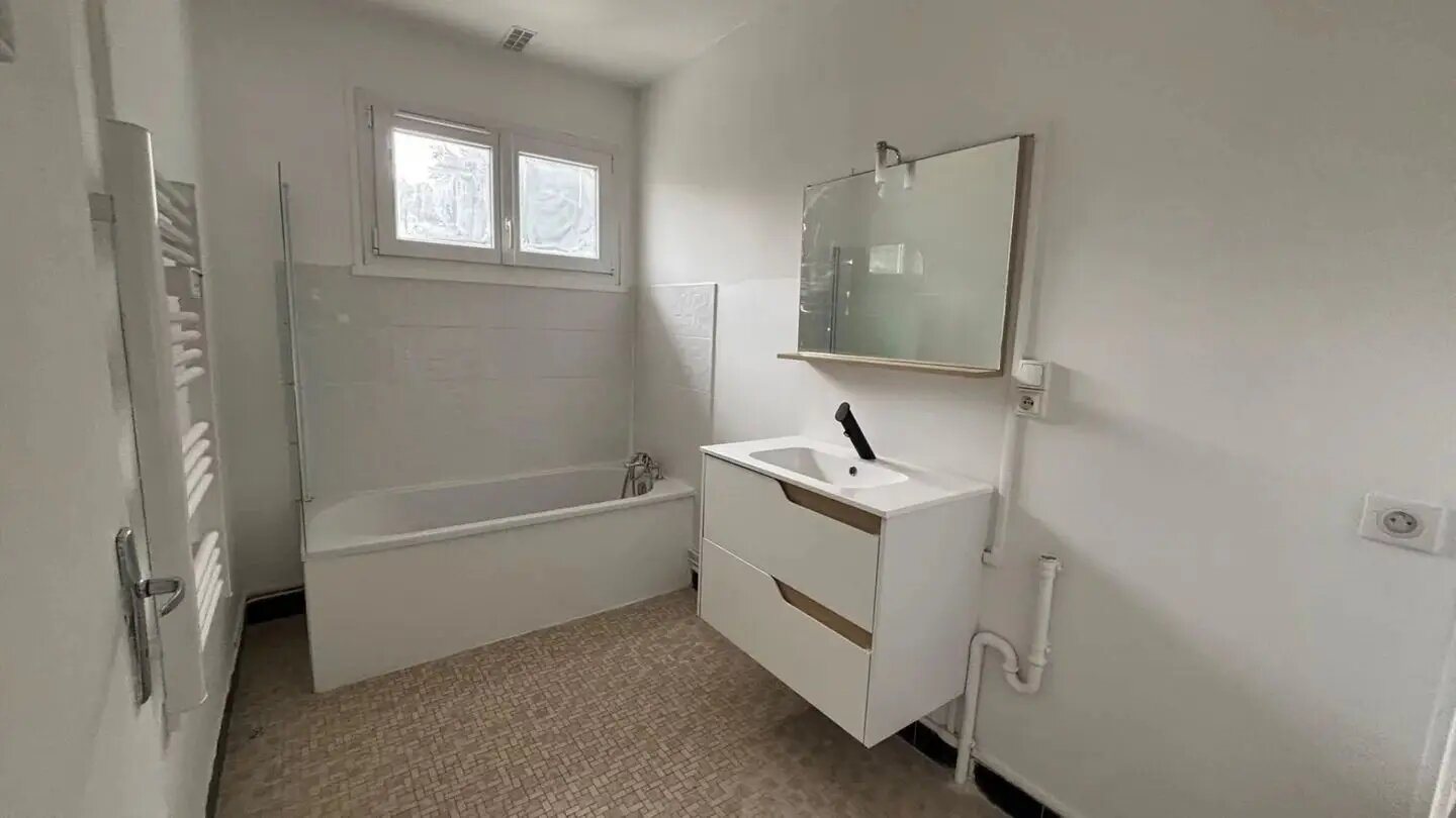 Appartement à louer, 81m², Branges
