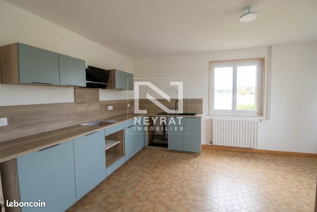Appartement à louer, 120m², Bantanges