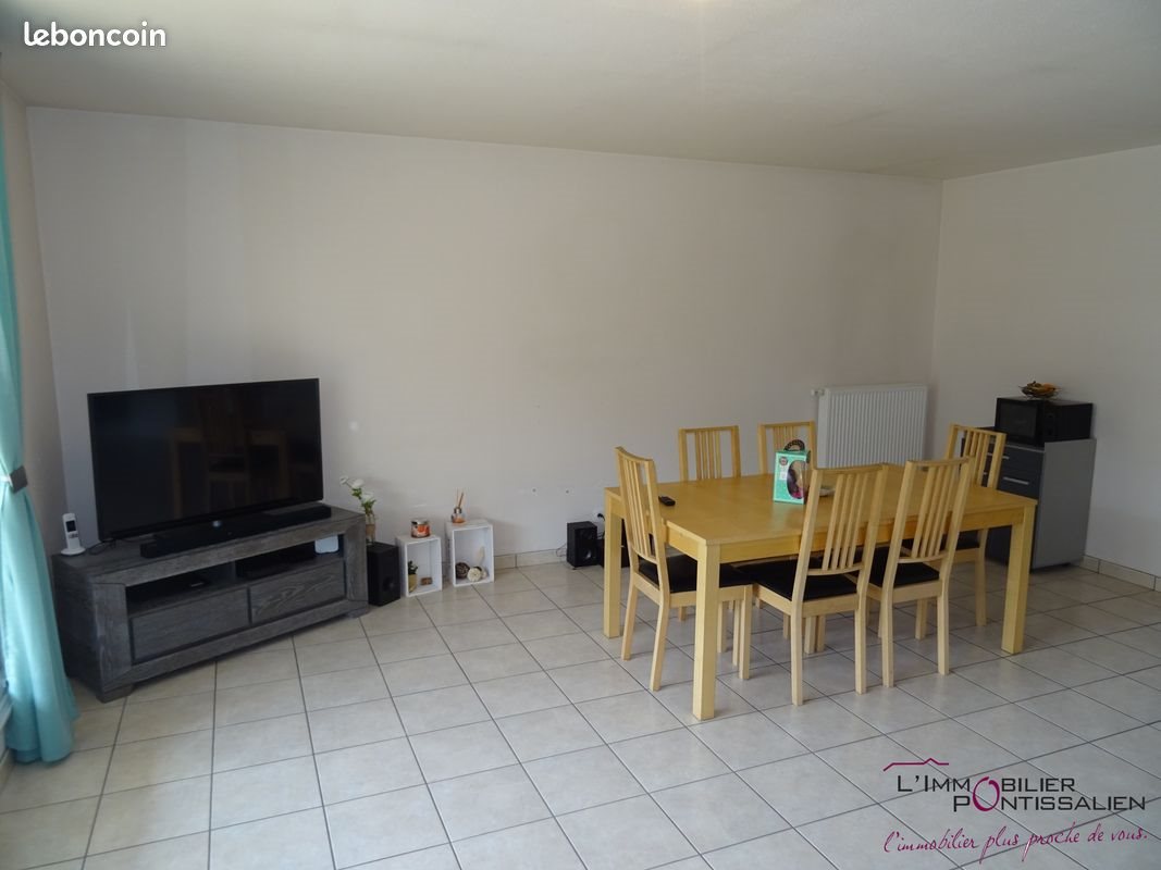 Appartement à louer, 69m², La Cluse-et-Mijoux