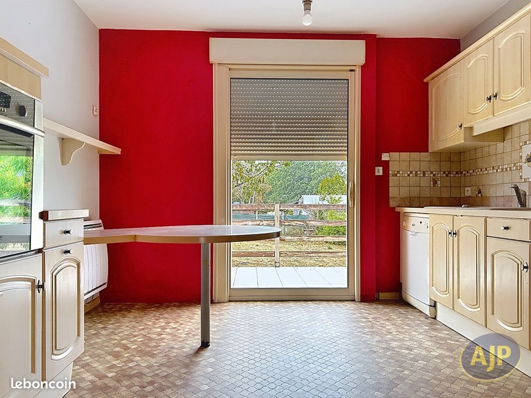 Maison à louer, 102m², Rougé