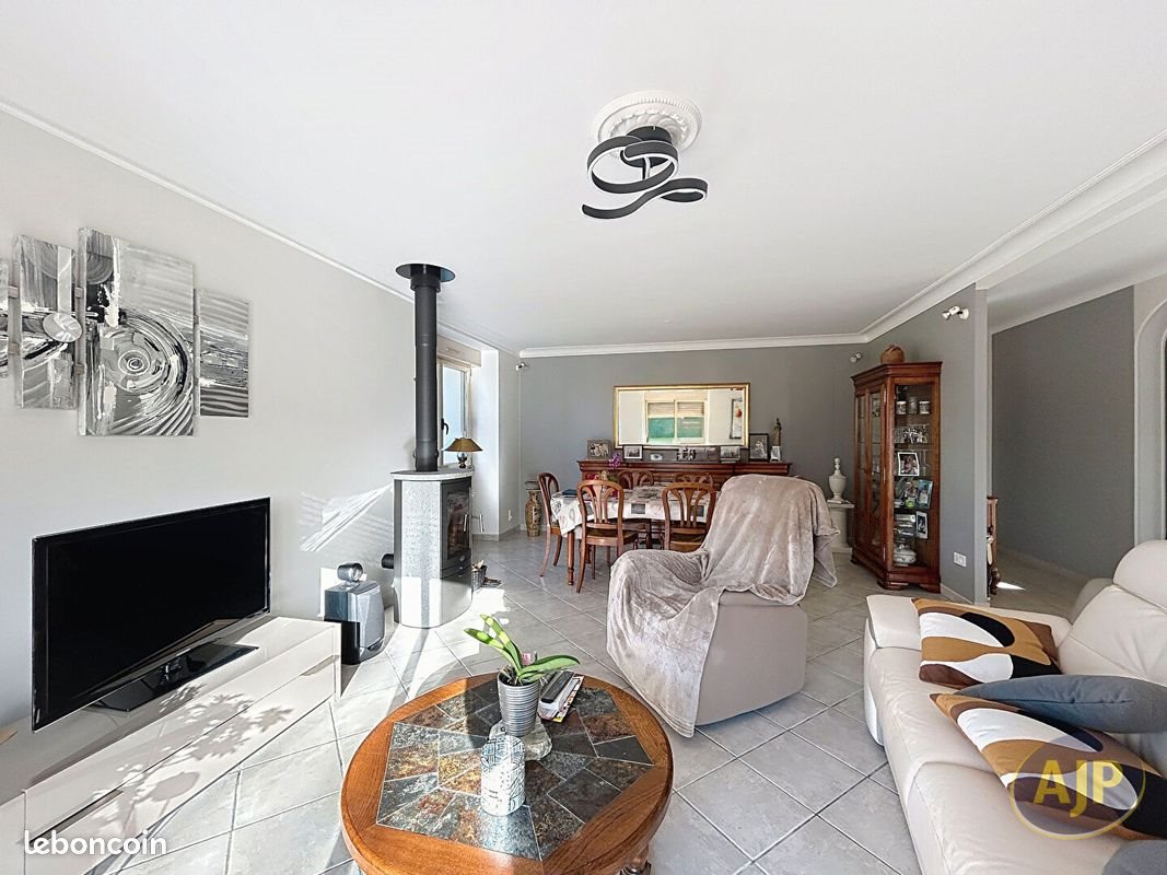 Maison à vendre, 130m², Rougé