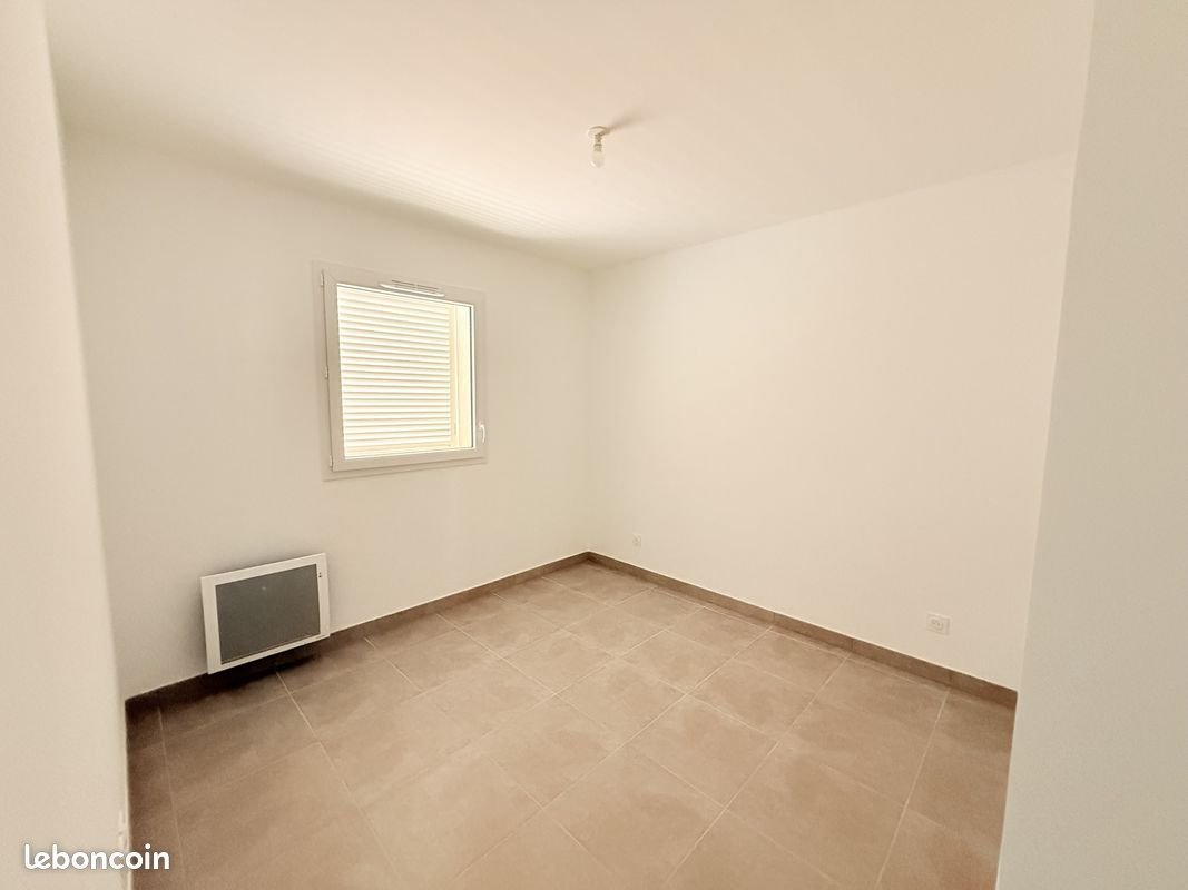 Maison à louer, 77m², Orgon