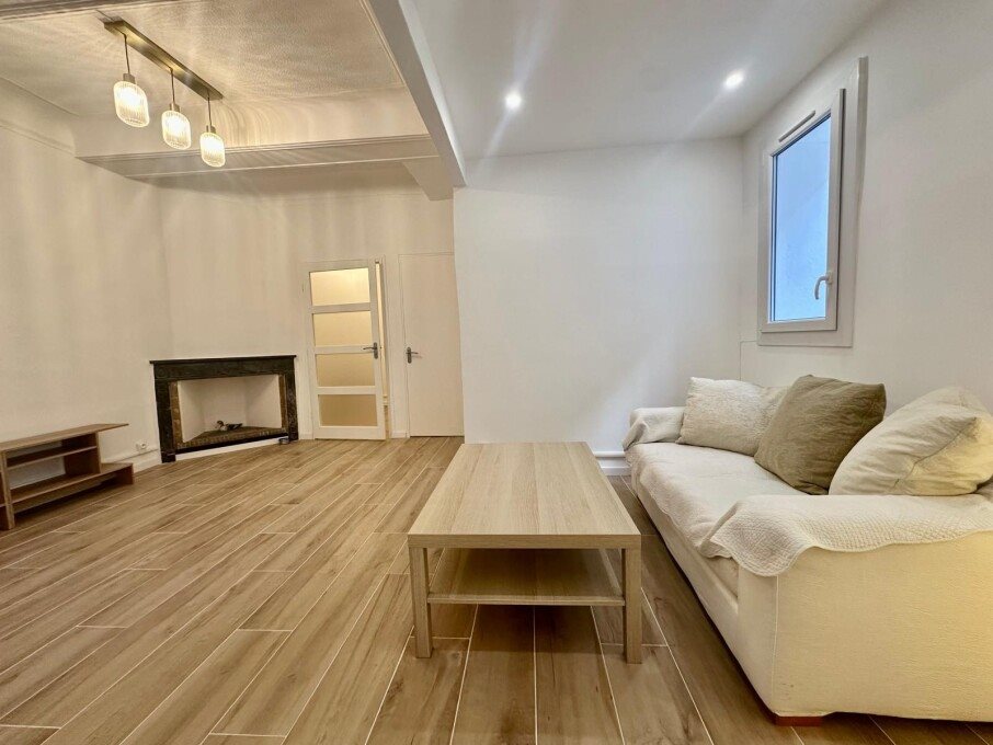 Appartement à louer, 68m², Cassis