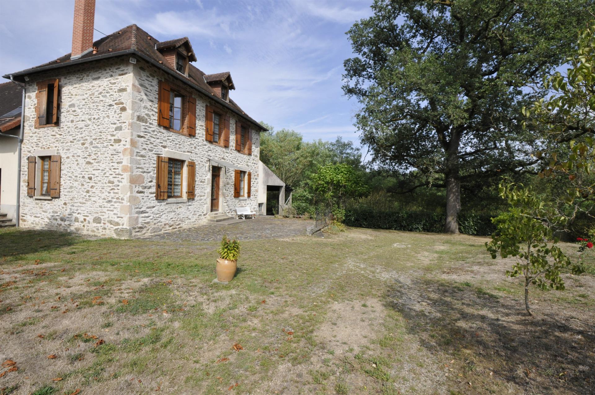 Maison à vendre, 147m², Saint-Priest-Ligoure
