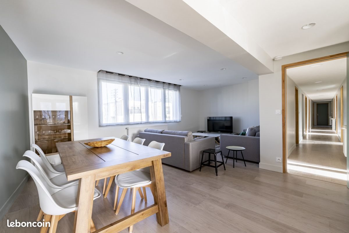 Appartement à louer, 148m², Talence