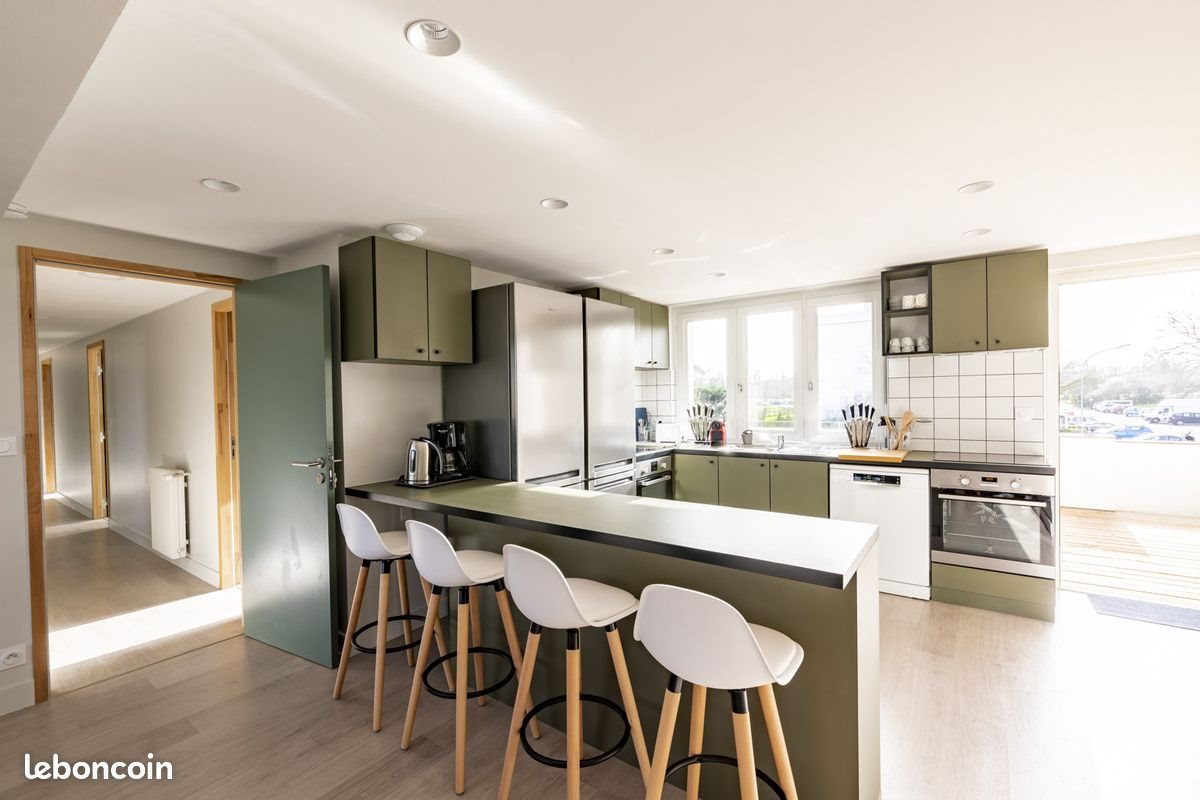 Appartement à louer, 148m², Talence