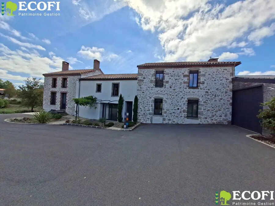 Maison à vendre, 221m², Bressuire