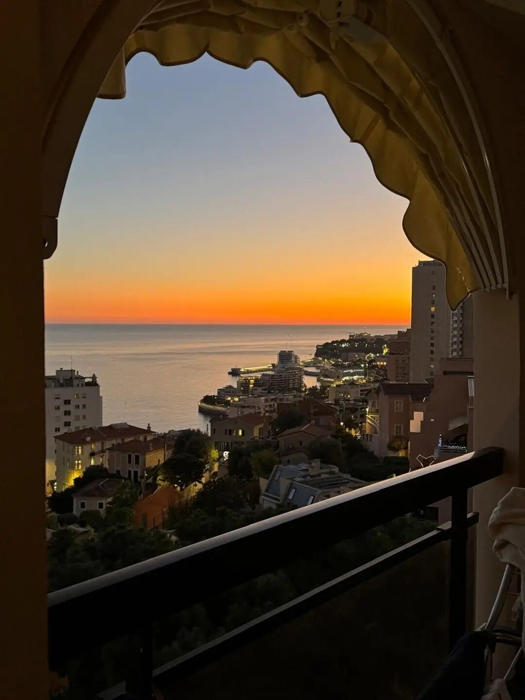 Appartement à louer, 90m², Beausoleil