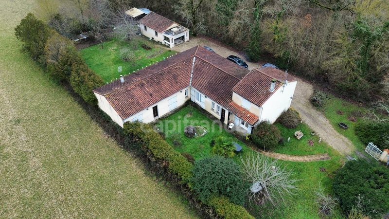 Maison à vendre, 180m², Aigre