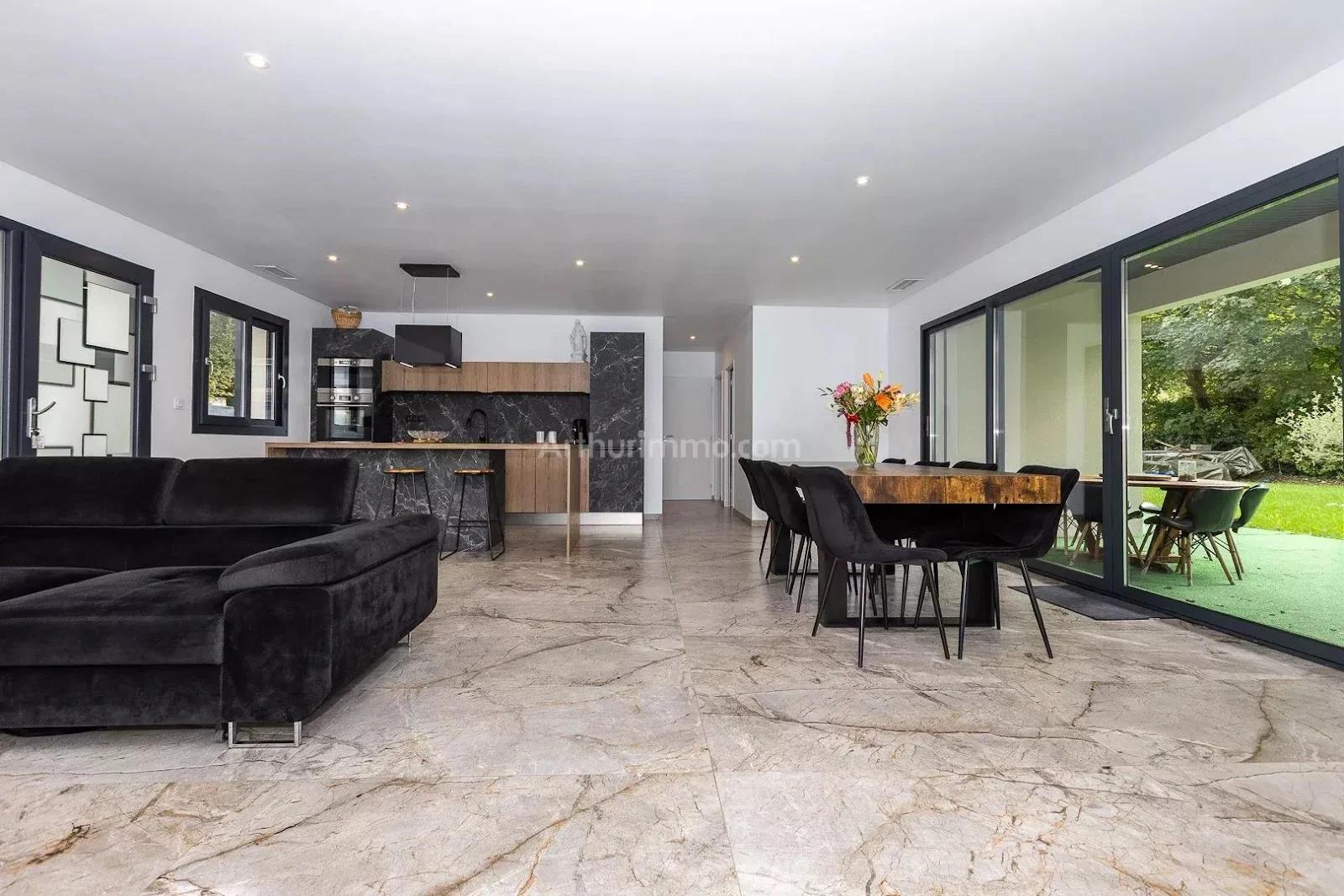 Maison à vendre, 105m², Saint-Victor-de-Morestel