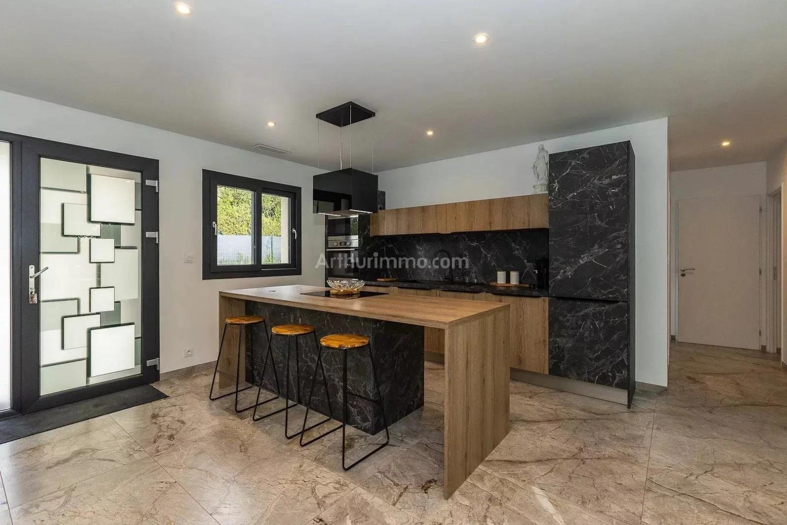 Maison à vendre, 105m², Saint-Victor-de-Morestel
