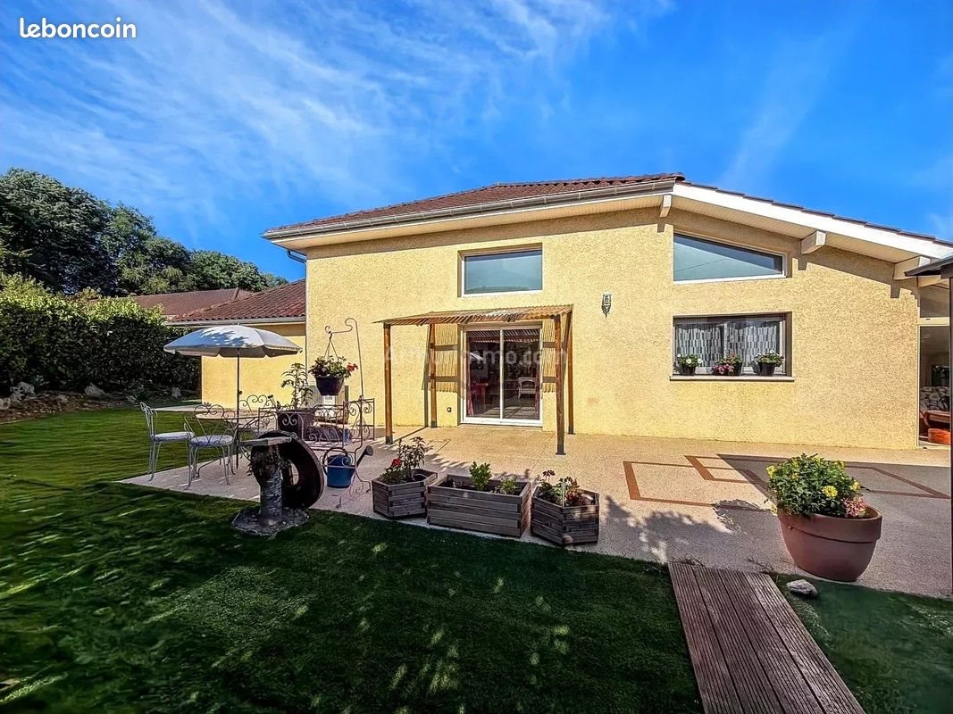 Maison à vendre, 210m², Morestel