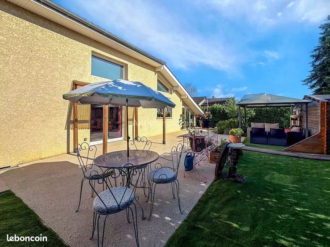 Maison à vendre, 210m², Morestel