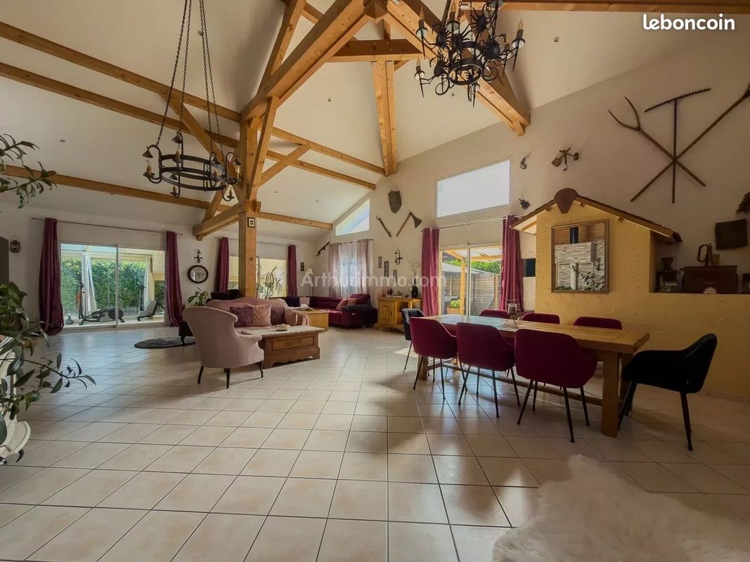 Maison à vendre, 210m², Morestel