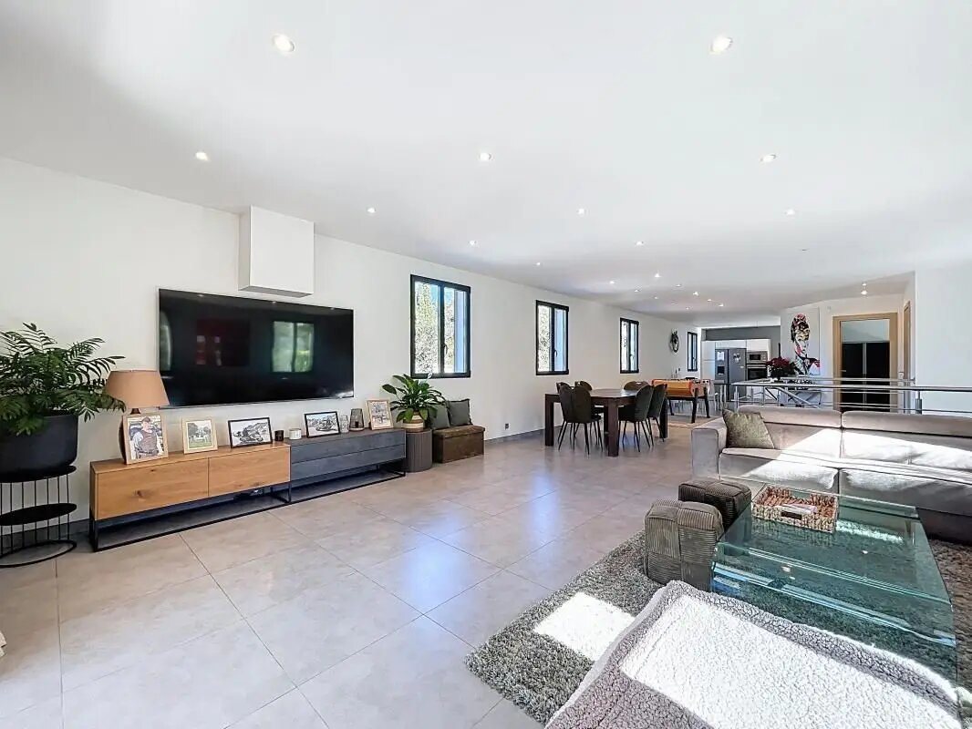 Maison à vendre, 286m², La Roquette-sur-Siagne