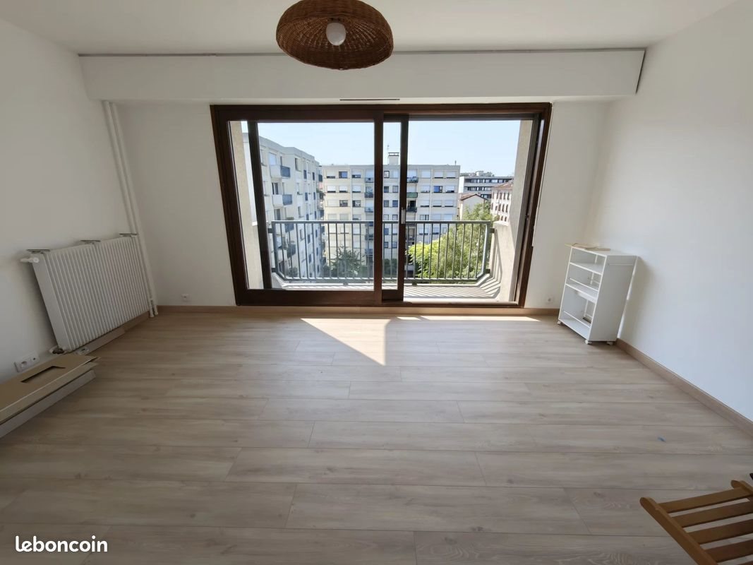 Appartement à louer, 29m², Courbevoie