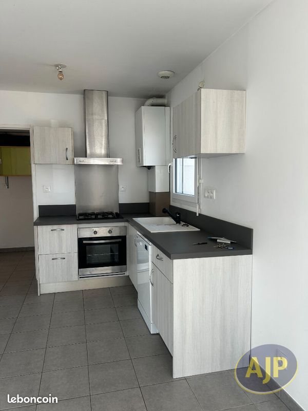 Maison à louer, 78m², Malville