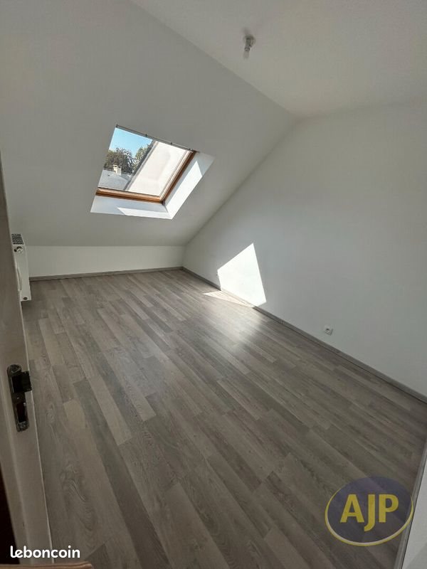 Maison à louer, 78m², Malville