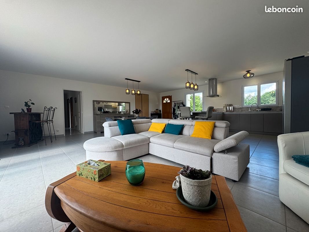 Maison à vendre, 123m², Soulignonne