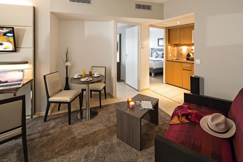 Appartement à louer, 65m², Courbevoie