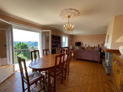 Maison 9 pièces 240 m² · à Decazeville · 240 m² · 265 000 €