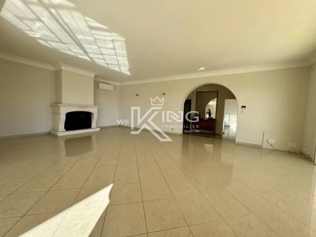 Maison à vendre, 297m², Saint-Raphaël