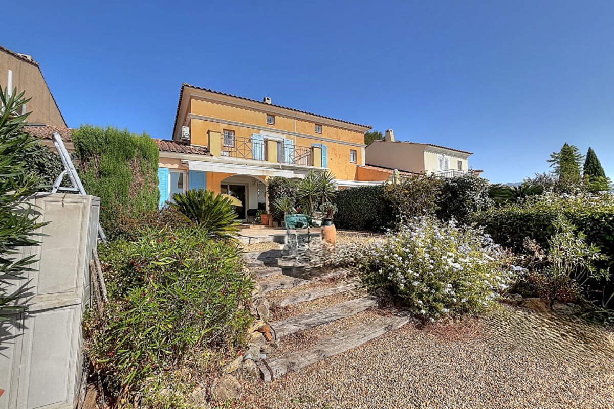 Maison à vendre, 106m², Saint-Raphaël