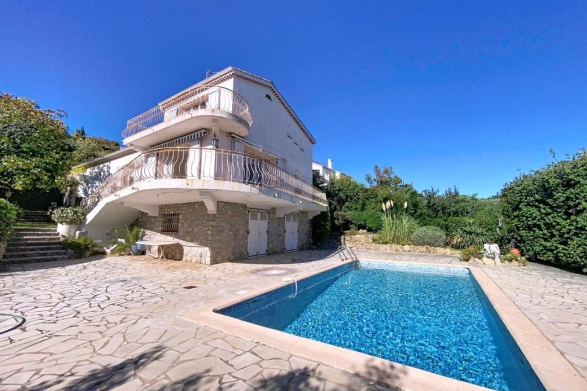 Maison à vendre, 141m², Roquebrune-sur-Argens