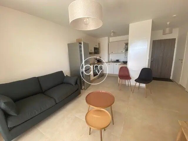 Maison à louer, 41m², La Londe-les-Maures