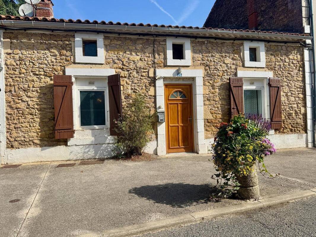 Maison à vendre, 97m², Saint-Vite