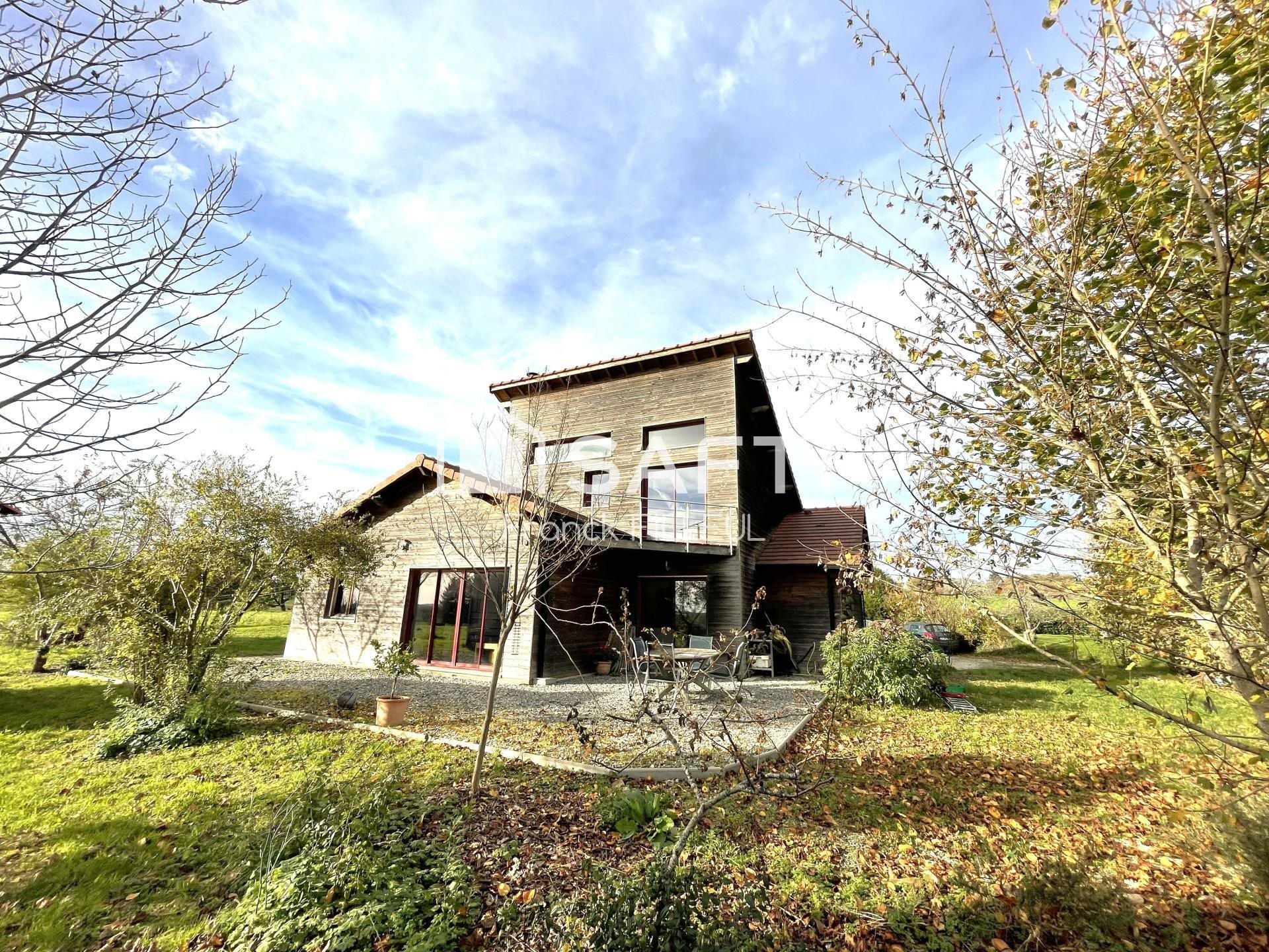 Maison à vendre, 156m², Saint-Yrieix-la-Perche