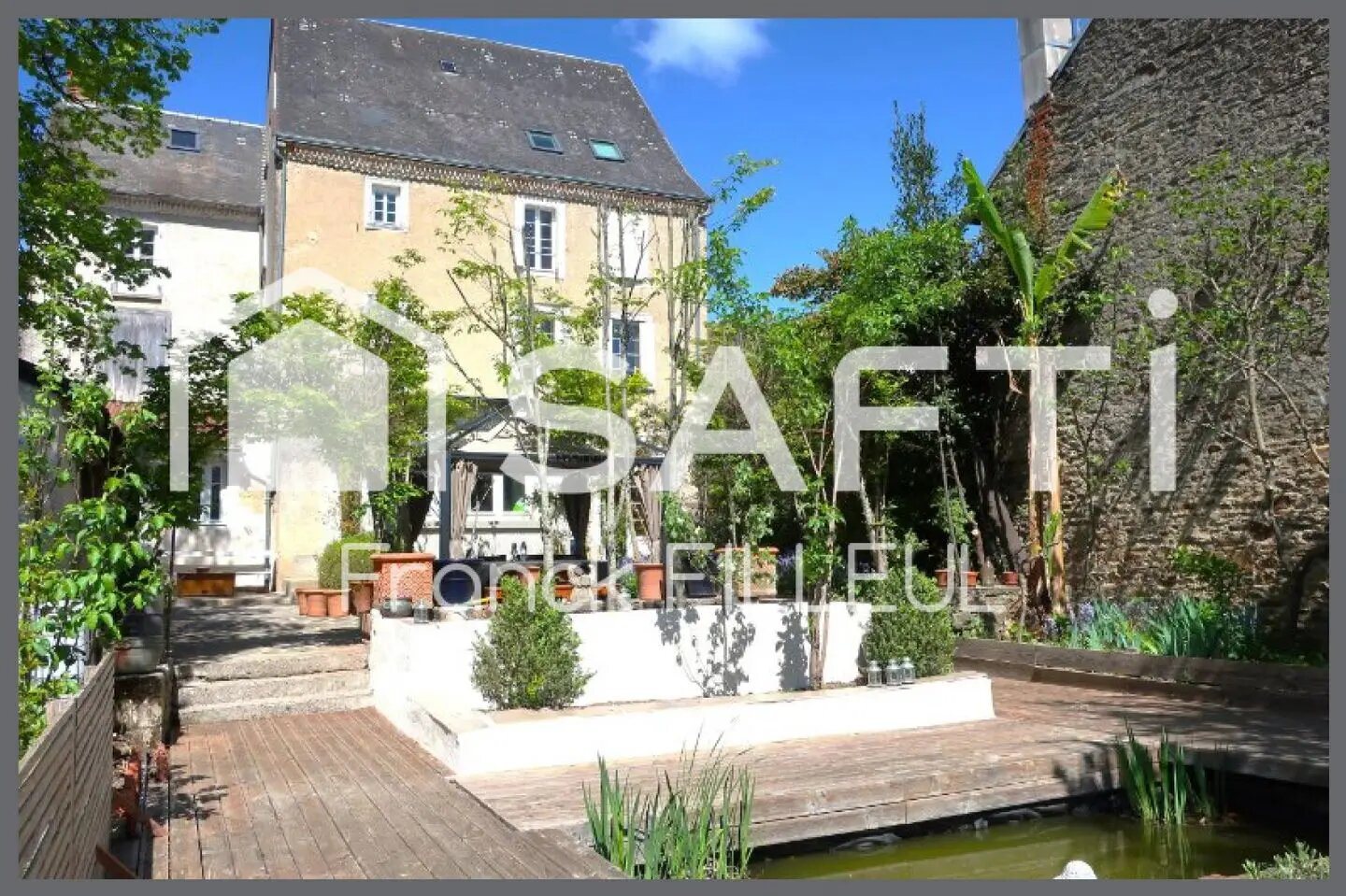 Appartement à vendre, 365m², Saint-Yrieix-la-Perche