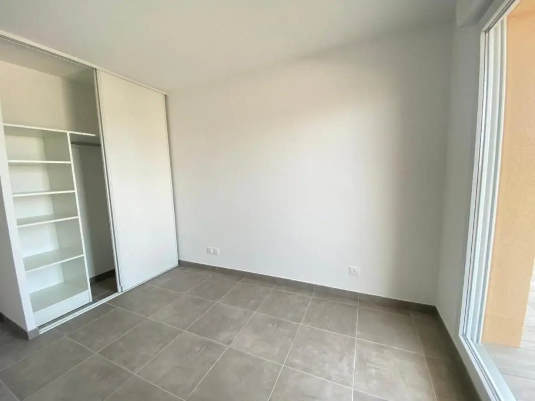 Appartement à louer, 62m², Meyreuil